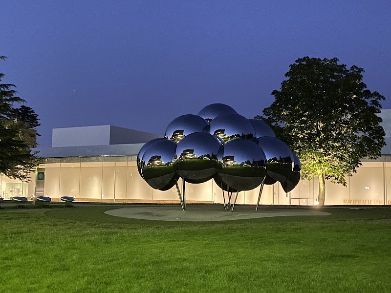 21st Century Museum of Contemporary Art (Exterior & Public Spaces)