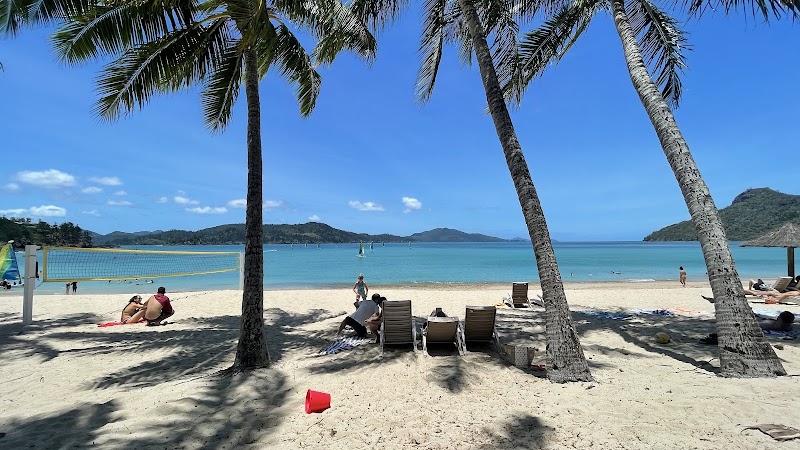 Catseye Beach Swim & Reefside Stroll