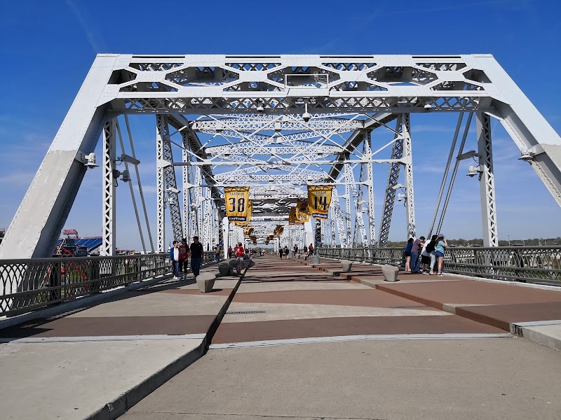 Cumberland Riverfront Park & John Seigenthaler Pedestrian Bridge