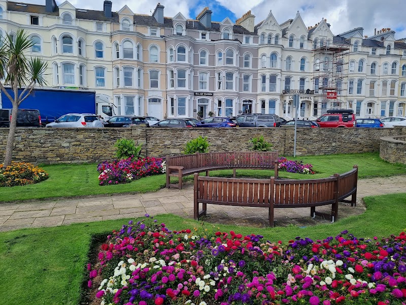 Douglas Promenade Stroll