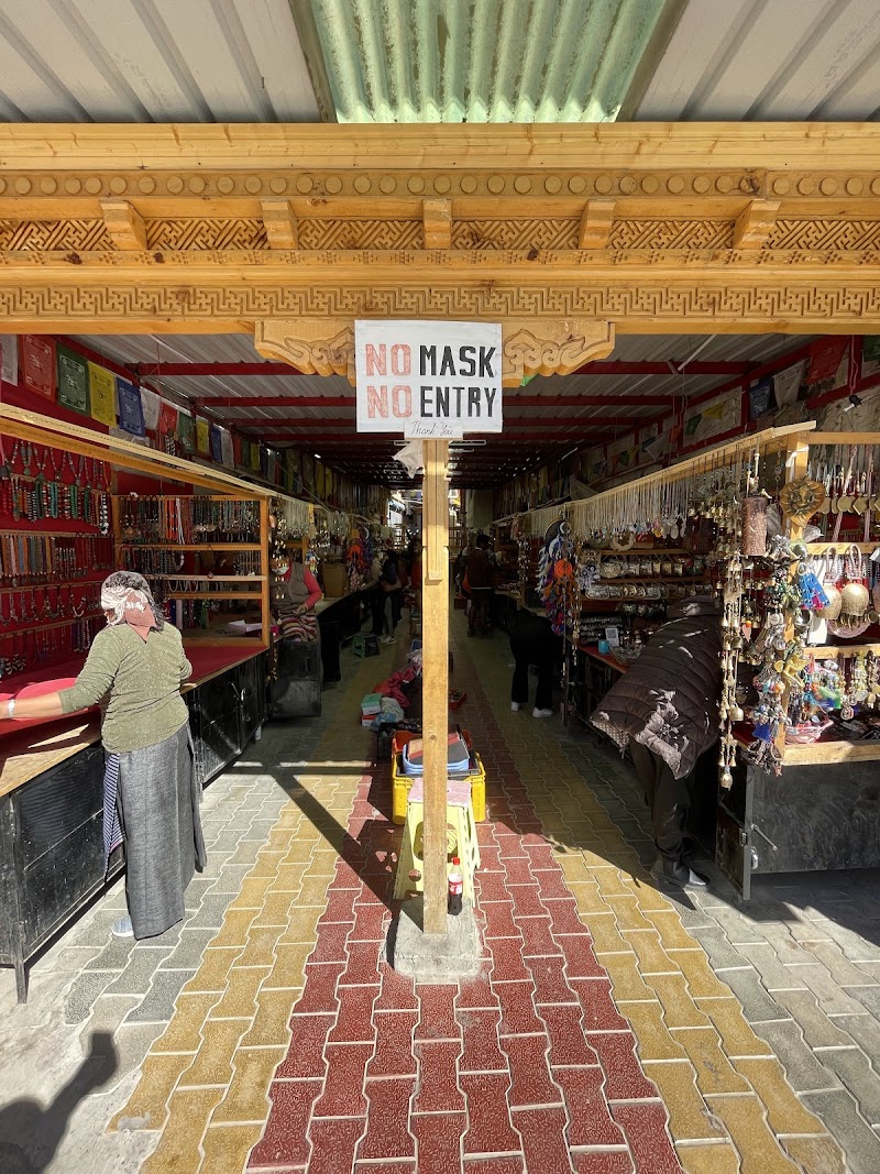 Easy Leh Market Stroll