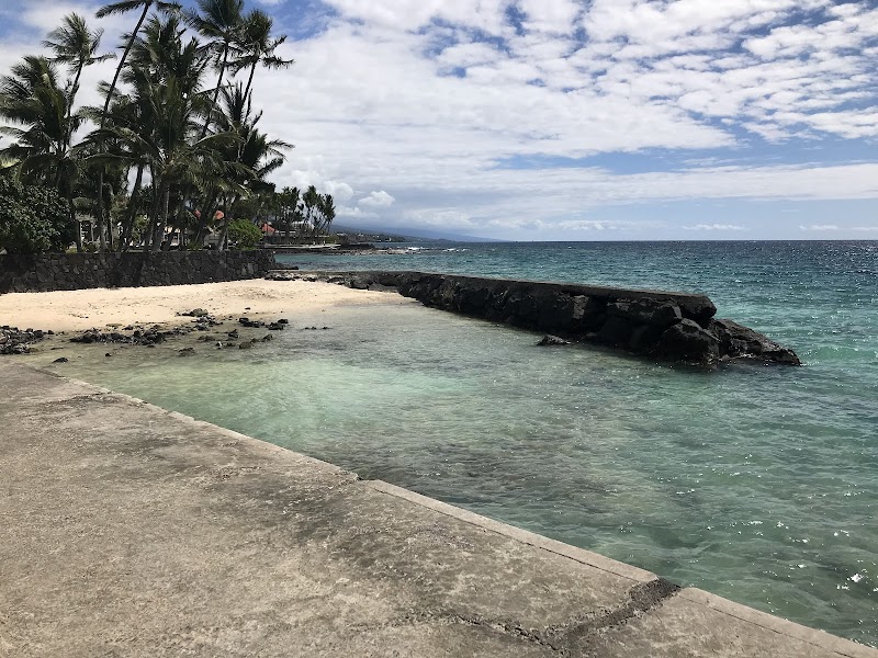 Kailua Bay Waterfront Walk