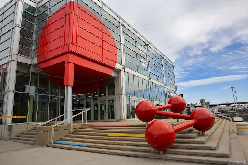 Montreal Science Centre & Old Port Promenade
