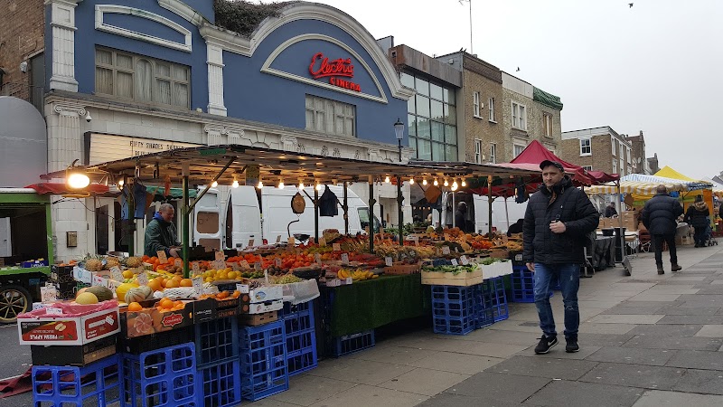Notting Hill Photo Walk & Portobello Road Market (West Side)