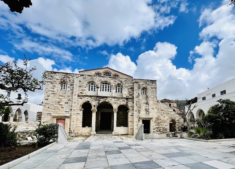 Parikia Old Town & Panagia Ekatontapiliani