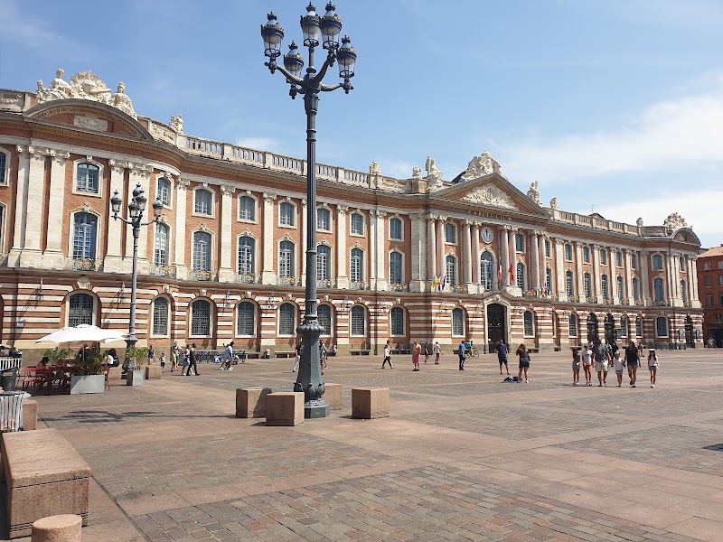 Place du Capitole & Old Town Stroll