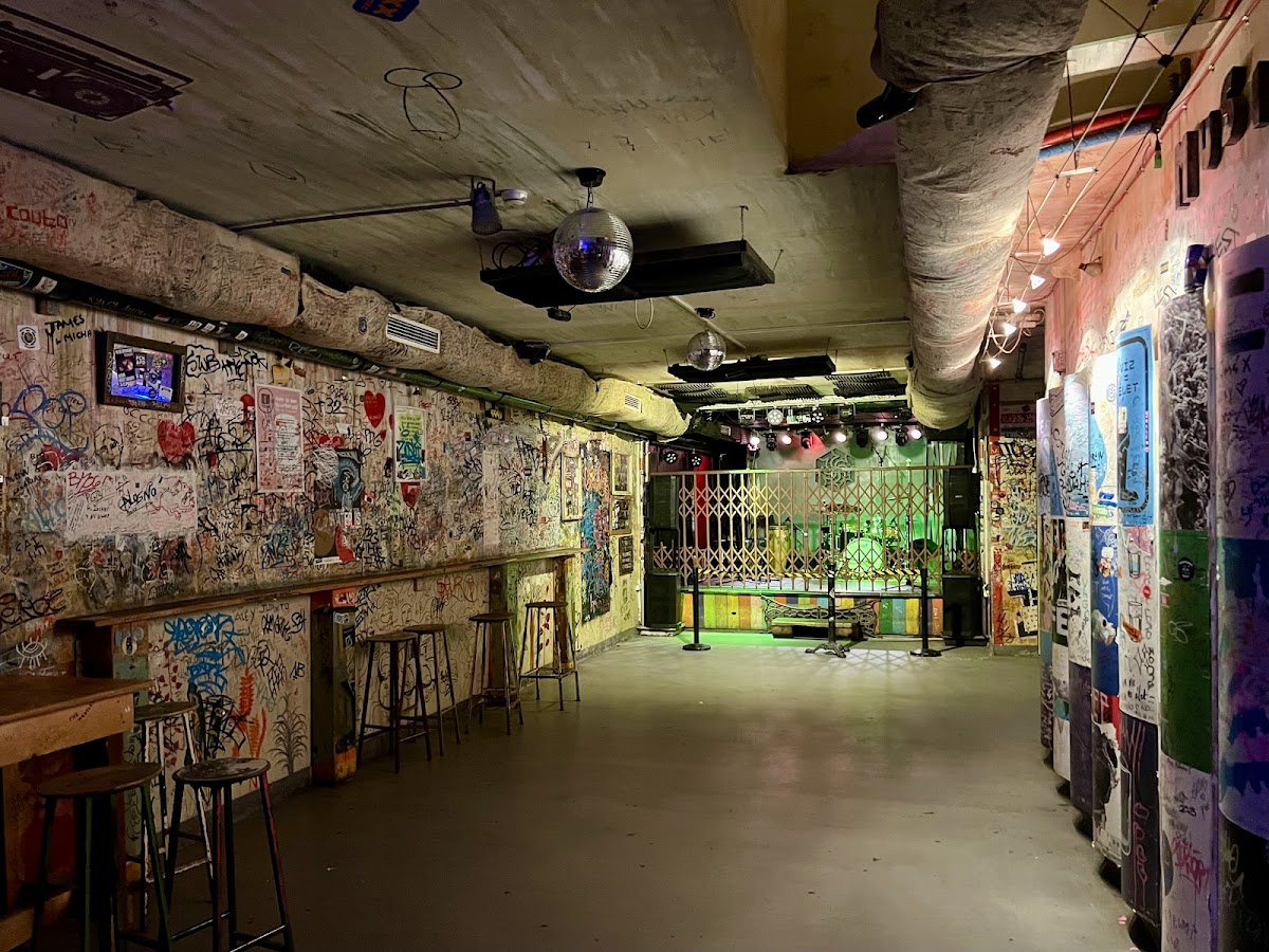 Ruin Bars Crawl