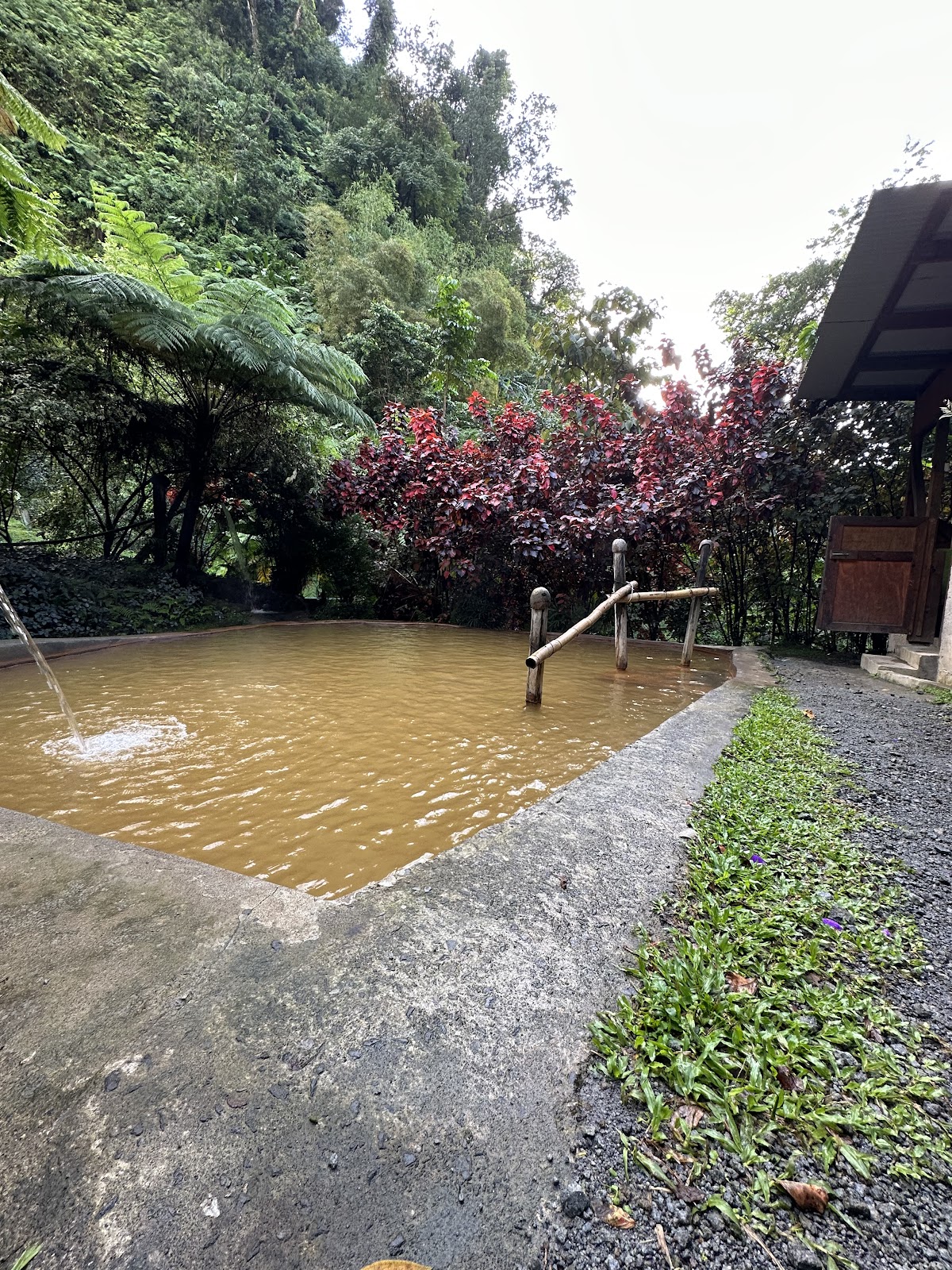 Ti Kwen Glo Cho Hot Springs