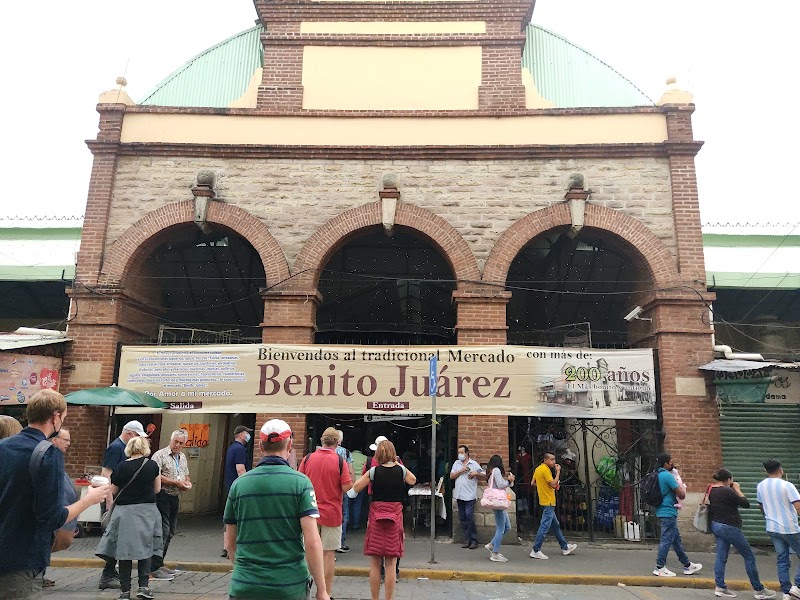 Mercado 20 de Noviembre (Smoke Hall Viewing & Veg Plates)