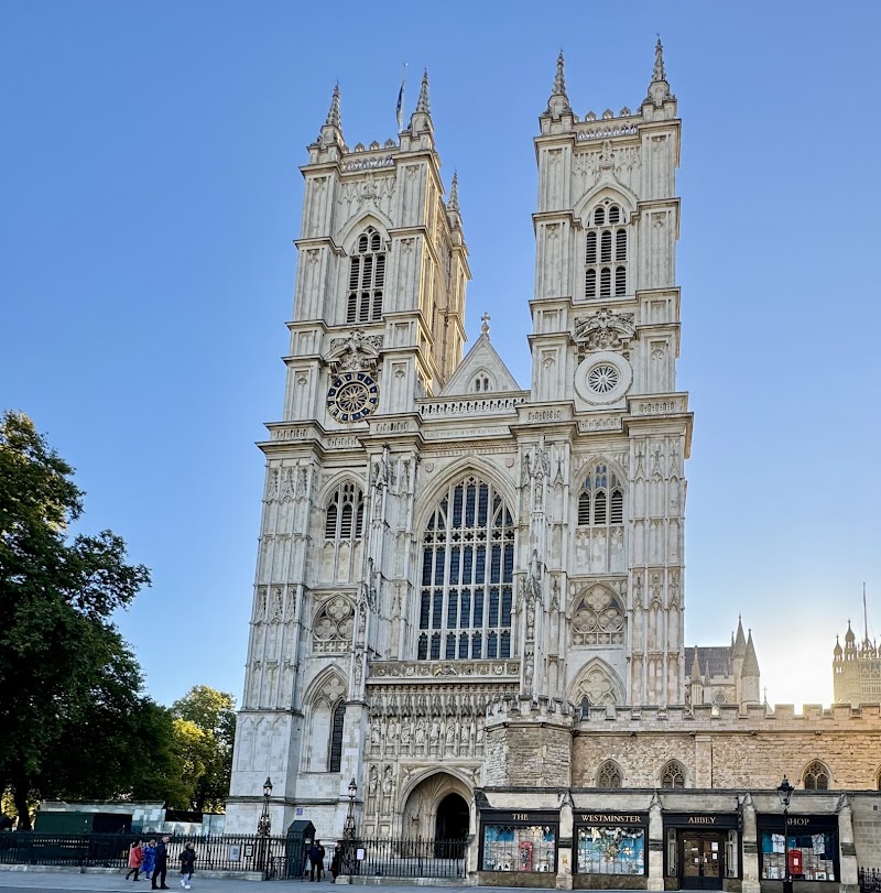 Westminster Abbey Exterior & Parliament Square